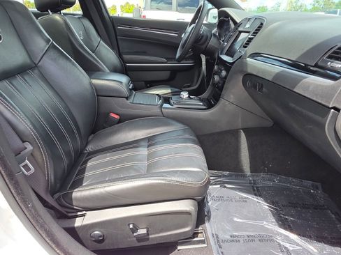 Used 2023 Chrysler 300 S RWD image 10
