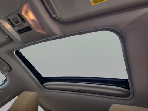 Used 2019 Toyota RAV4 XLE w/ Convenience Package FWD image 28