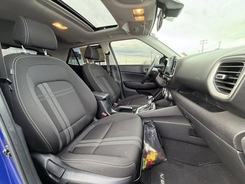 Used 2024 Hyundai Venue SEL image 29