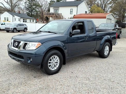 Used 2021 Nissan Frontier SV w/ SV Utility Package image 3