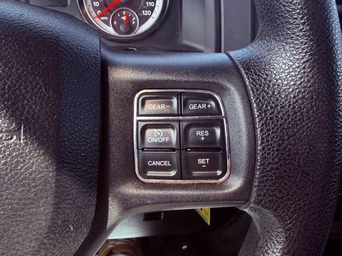 Used 2014 RAM 1500 Express RWD image 14