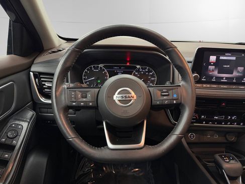 Used 2021 Nissan Rogue SV w/ Premium Package image 12