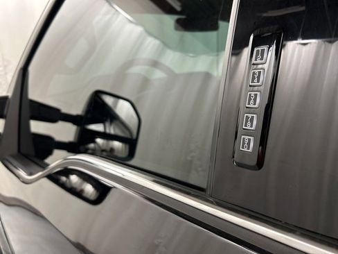 Used 2022 Ford F350 Limited image 29