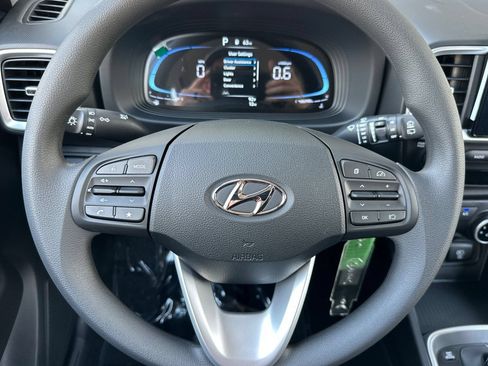 Used 2026 Hyundai Venue SE FWD image 21