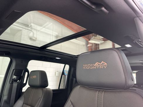 New 2026 Chevrolet Suburban High Country AWD/4WD image 31