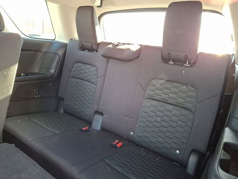 Used 2022 Nissan Pathfinder S image 11