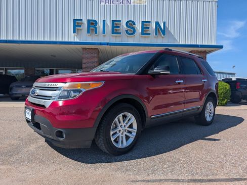 Used 2015 Ford Explorer XLT w/ Equipment Group 202B AWD/4WD image 1