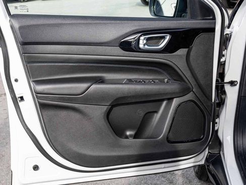 New 2026 Jeep Compass Limited image 11