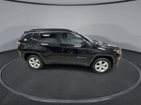Used 2020 Jeep Compass Latitude w/ Popular Equipment Group image 9