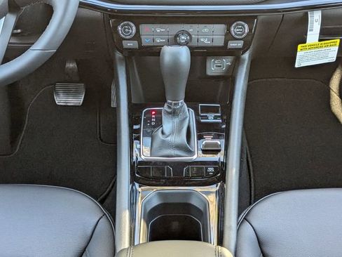 New 2026 Jeep Compass Latitude AWD/4WD image 19