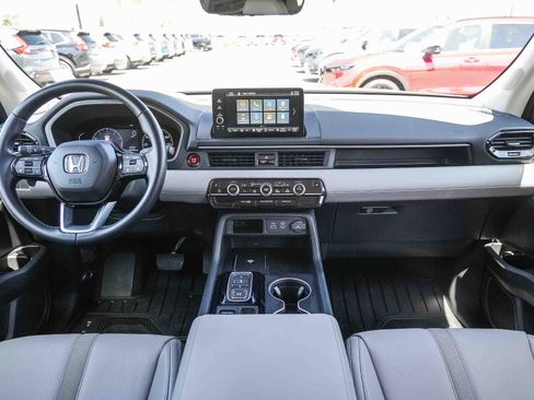 Used 2025 Honda Pilot EX-L image 14