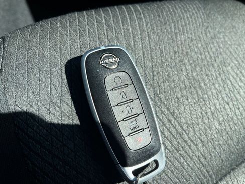 Used 2025 Nissan Rogue SV FWD image 27