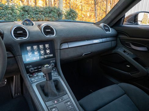 Used 2024 Porsche 718 Cayman GT4 RS image 24