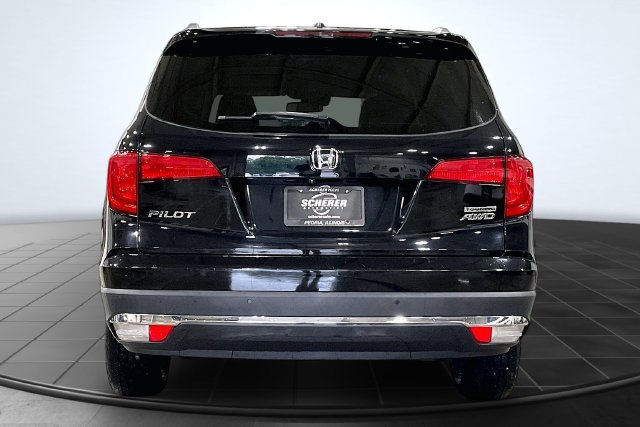 Used 2017 Honda Pilot Touring image 4