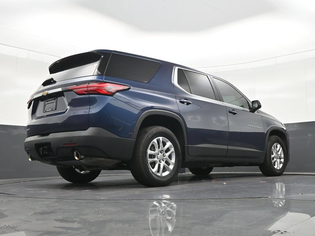 Used 2023 Chevrolet Traverse LS FWD image 29