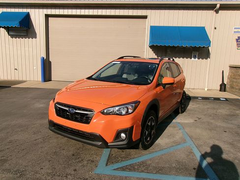 Used 2019 Subaru Crosstrek 2.0i Premium w/ Moonroof Package image 4