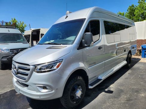 Used 2021 Mercedes-Benz Sprinter 3500 image 4