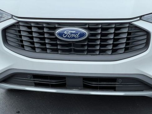 New 2026 Ford Escape SE w/ Class II Trailer Tow Package image 38