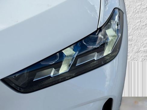 Used 2025 BMW X5 xDrive40i w/ Climate Comfort Package image 9