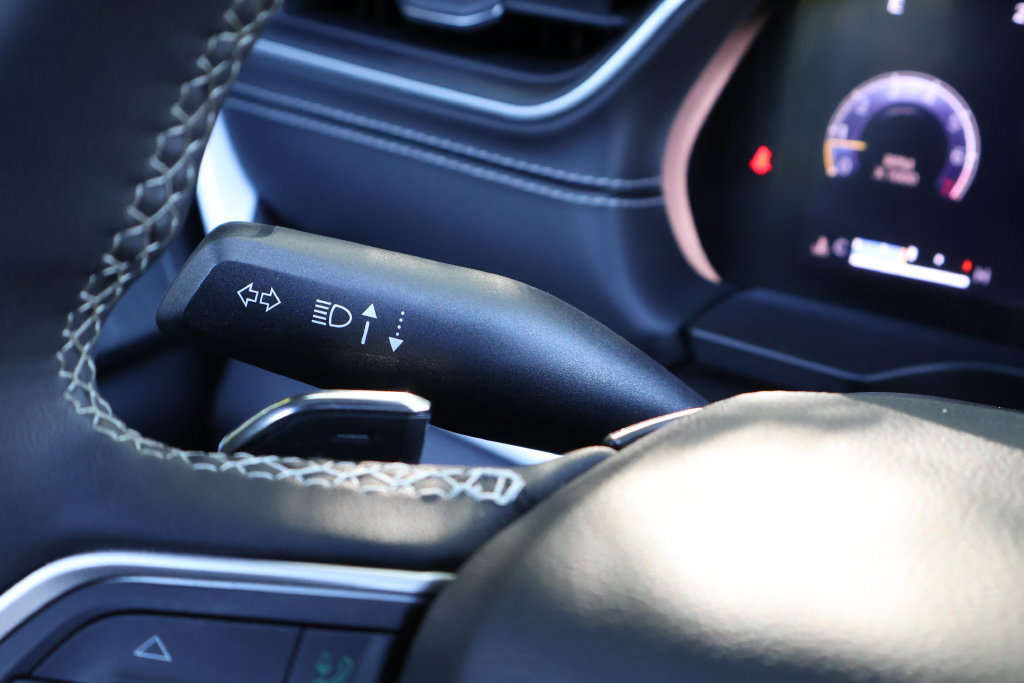 Used 2023 Jeep Grand Cherokee Altitude AWD/4WD image 25