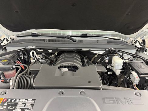Used 2018 GMC Yukon SLT w/ Open Road Package AWD/4WD image 38