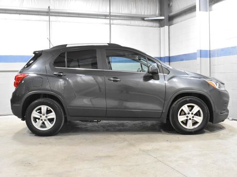 Used 2020 Chevrolet Trax LT FWD image 28