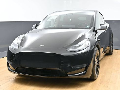 Used 2024 Tesla Model Y Performance AWD/4WD image 4