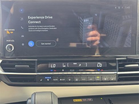 Used 2025 Toyota Sienna Platinum image 11