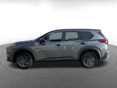 Used 2023 Nissan Rogue S image 9