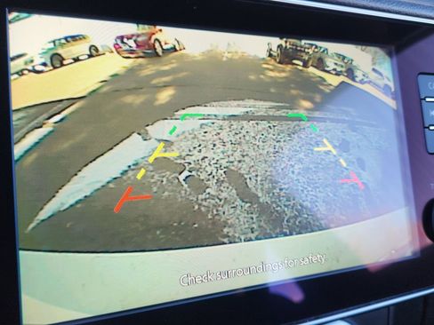 Used 2025 Nissan Leaf S image 22