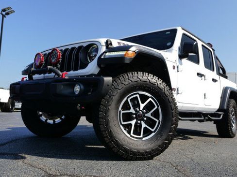 Used 2024 Jeep Gladiator Rubicon w/ Technology Group AWD/4WD image 49