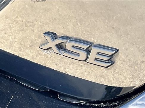 Used 2020 Toyota Camry XSE FWD image 10