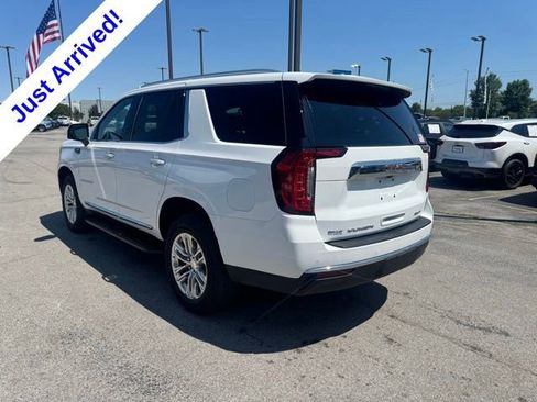 Used 2023 GMC Yukon SLT w/ SLT Premium Package AWD/4WD image 6