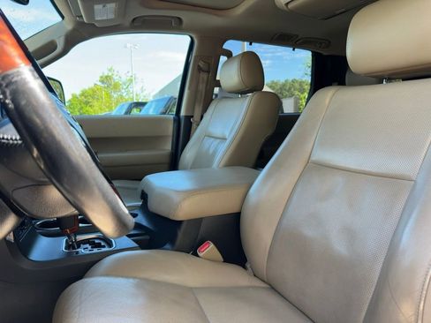 Used 2018 Toyota Sequoia Platinum image 11