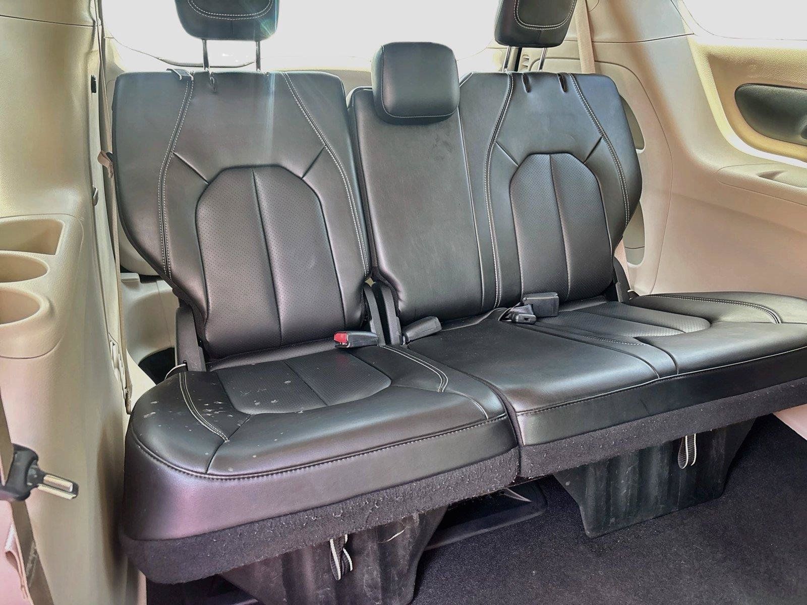 Used 2023 Chrysler Pacifica Touring-L FWD image 26