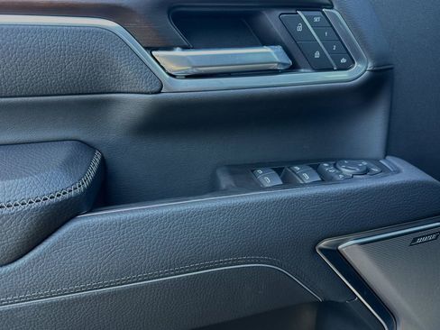 Used 2025 GMC Sierra 2500 Denali w/ Max Trailering Package image 9