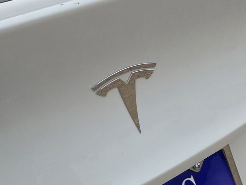 Used 2023 Tesla Model Y Long Range AWD/4WD image 11