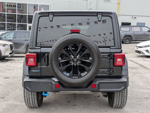 Used 2023 Jeep Wrangler Unlimited Sahara w/ Cold Weather Group image 7