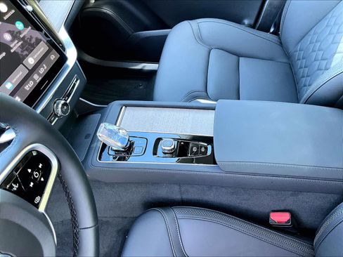 Used 2026 Volvo XC90 B6 Plus w/ Protection Package image 20