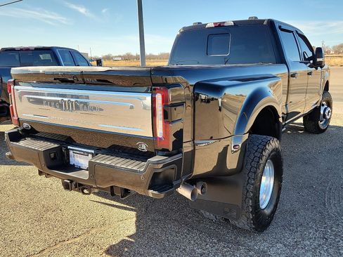 Used 2024 Ford F350 King Ranch w/ FX4 Off-Road Package image 3