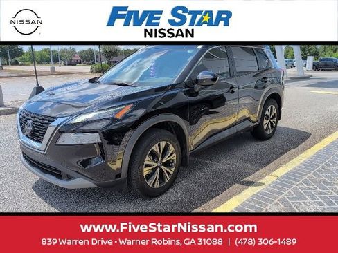 Used 2023 Nissan Rogue SV w/ SV Premium B Package FWD image 2