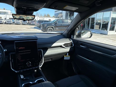 New 2026 GMC Acadia Elevation image 16