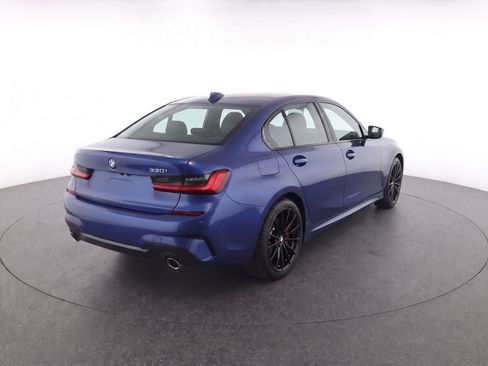 Used 2022 BMW 330i Sedan w/ Premium Package 2 RWD image 3
