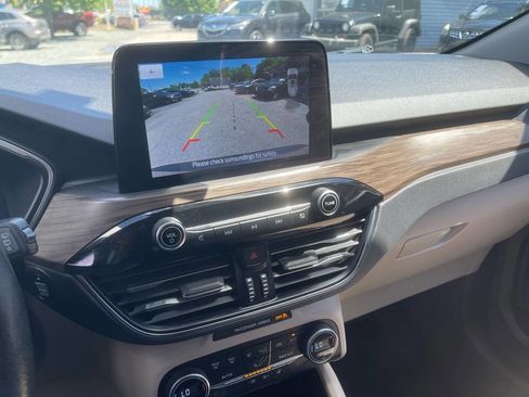 Used 2020 Ford Escape Titanium AWD/4WD image 21