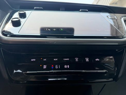 Used 2023 Chevrolet Bolt LT FWD image 24