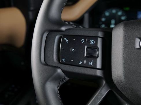 New 2026 Land Rover Defender 130 X-Dynamic SE image 18
