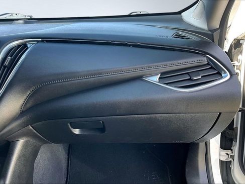 Used 2019 Chevrolet Malibu LT w/ Leather Package image 17