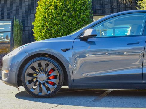 Used 2022 Tesla Model Y Performance image 8