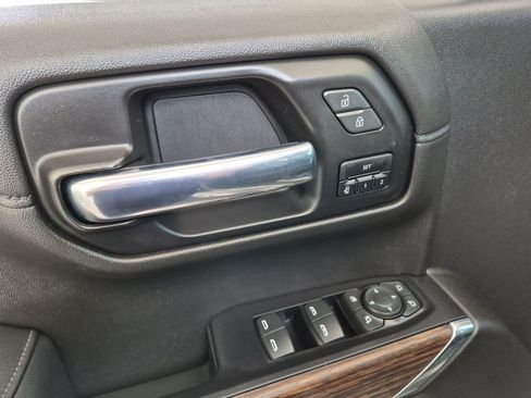 Used 2020 Chevrolet Silverado 1500 High Country w/ Technology Package AWD/4WD image 21