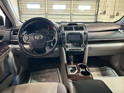 Used 2013 Toyota Camry XLE image 4